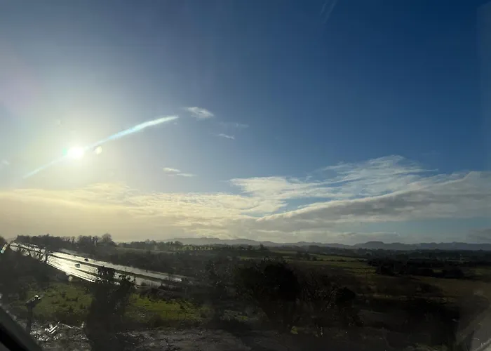 Проживание в семье Guests House Слайго